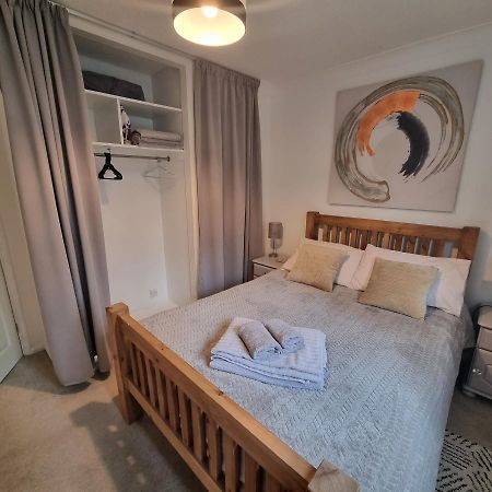 Private One Bedroom Apartment With Garden And Parking 테임 외부 사진